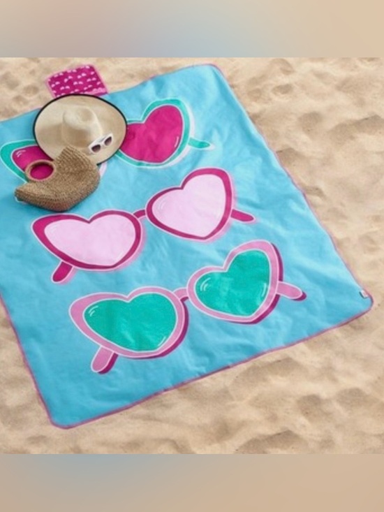 Paris Hilton Other - Paris Hilton Pink Heart Print Beach Picnic Blanket